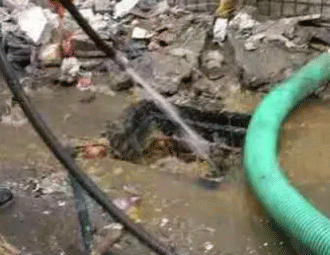 镇平通下水道的小妙招